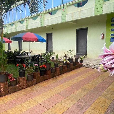 Hotel Golden Galaxy And Restaurant Mahabaleshwar Exterior photo