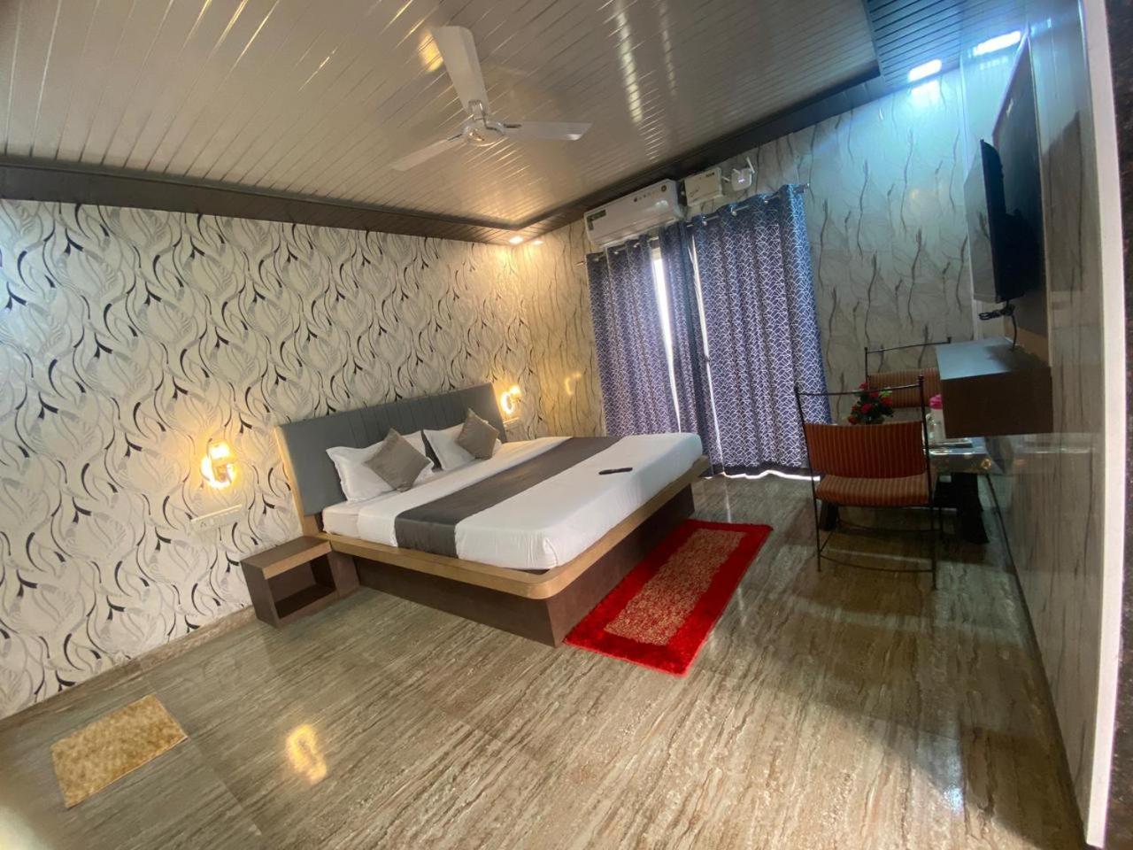 Hotel Golden Galaxy And Restaurant Mahabaleshwar Exterior photo