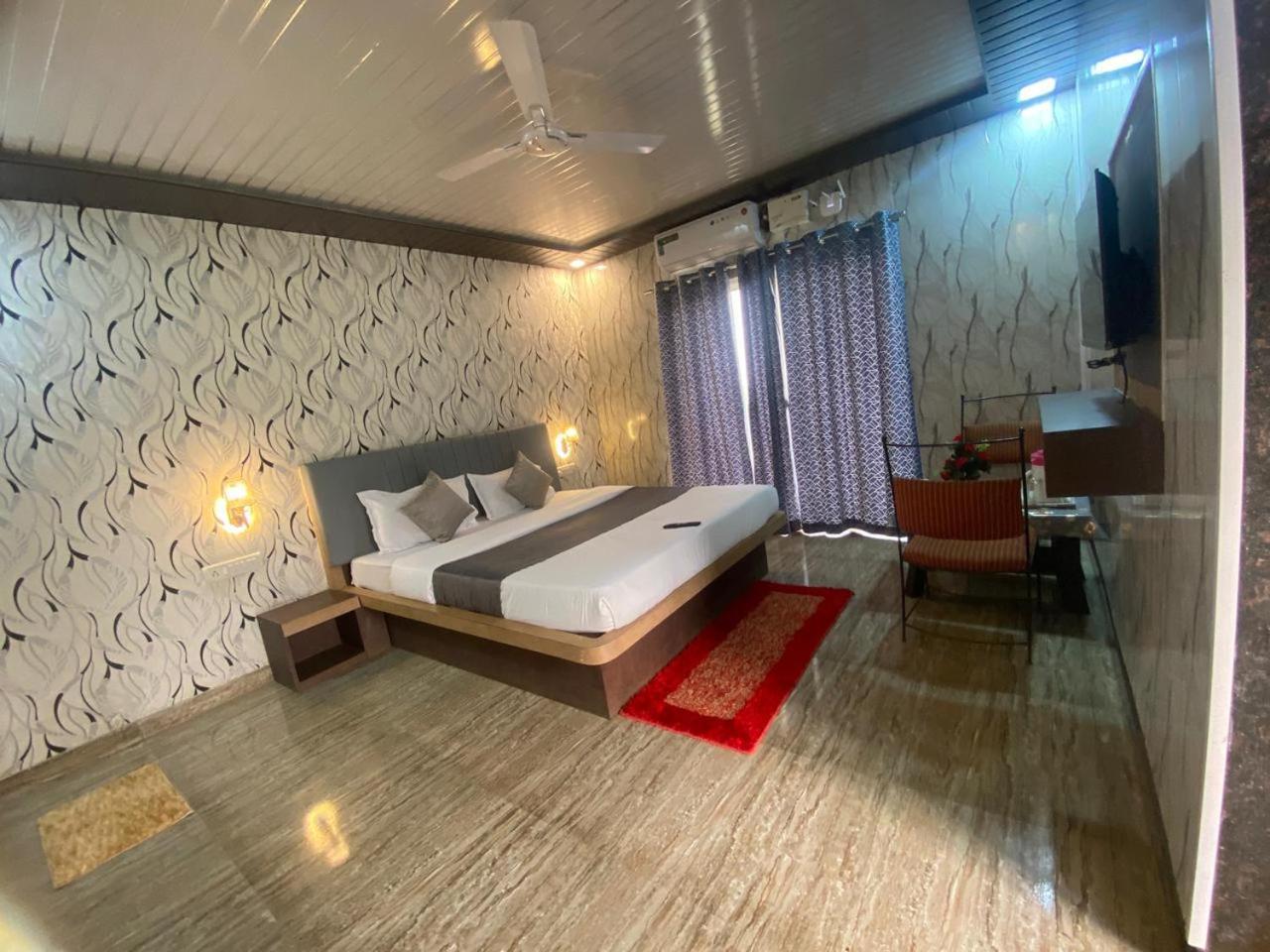 Hotel Golden Galaxy And Restaurant Mahabaleshwar Exterior photo